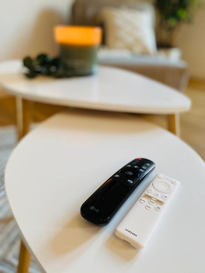 Home Cinema - Balcony - Wi-Fi & Streams Magdebourg Extérieur photo